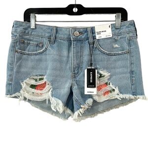 Express Relaxed Low-Rise denim shorts 4 blue Distressed Floral Embroidered NWT